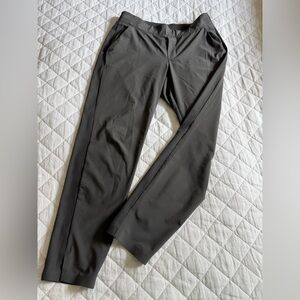 Athleta Brooklyn Size 6 Dk Mountain Olive-brown with hint of olive green. EUC